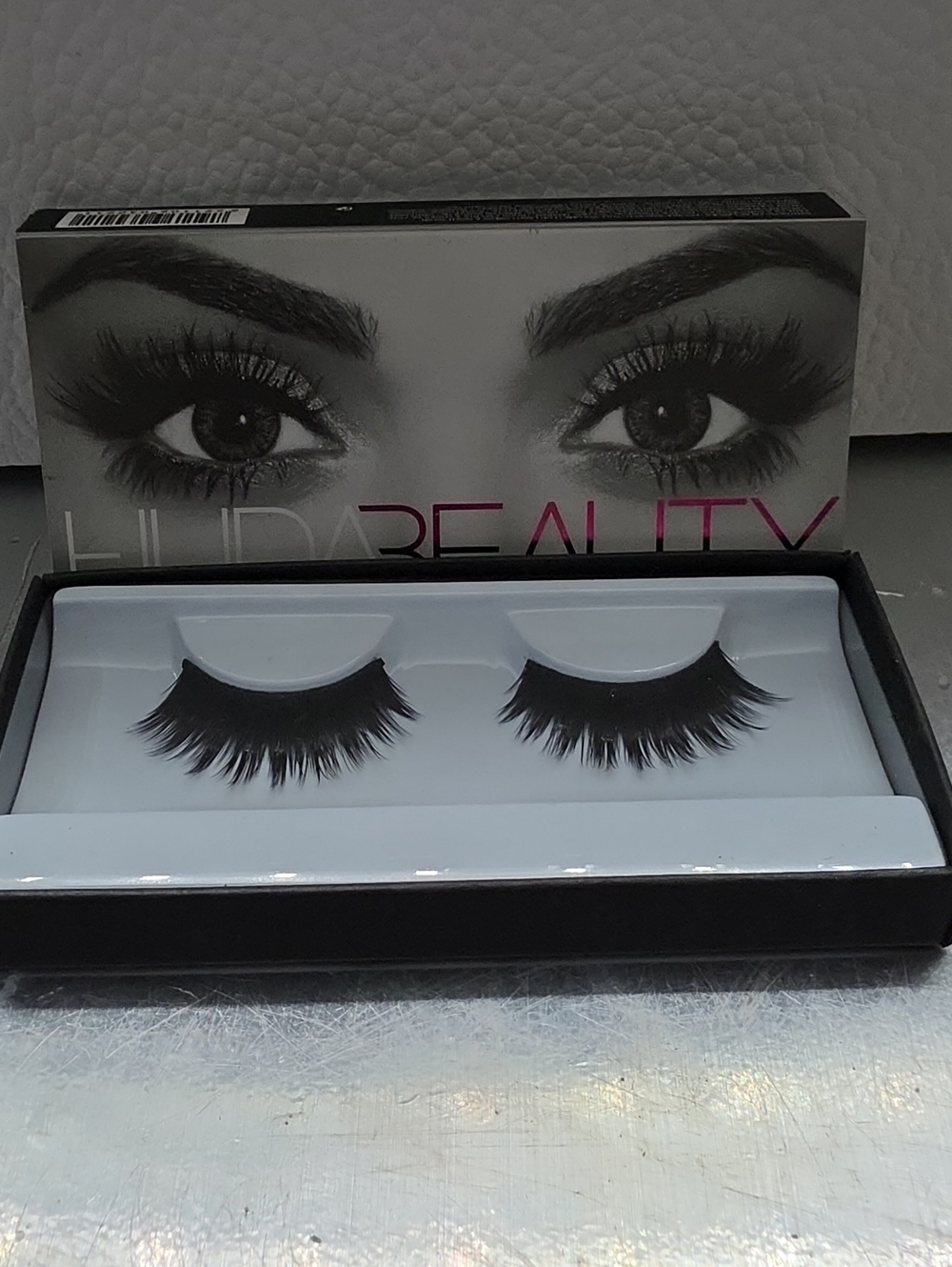 HUDA BEAUTY Carmen #9 Volume Lashes
